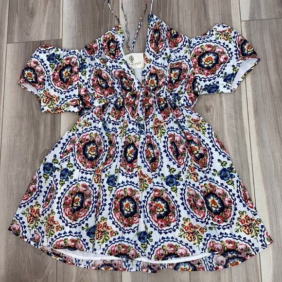 The Jetset Diaries Bella cold shoulder floral dress size Small - Picture 7 of 8
